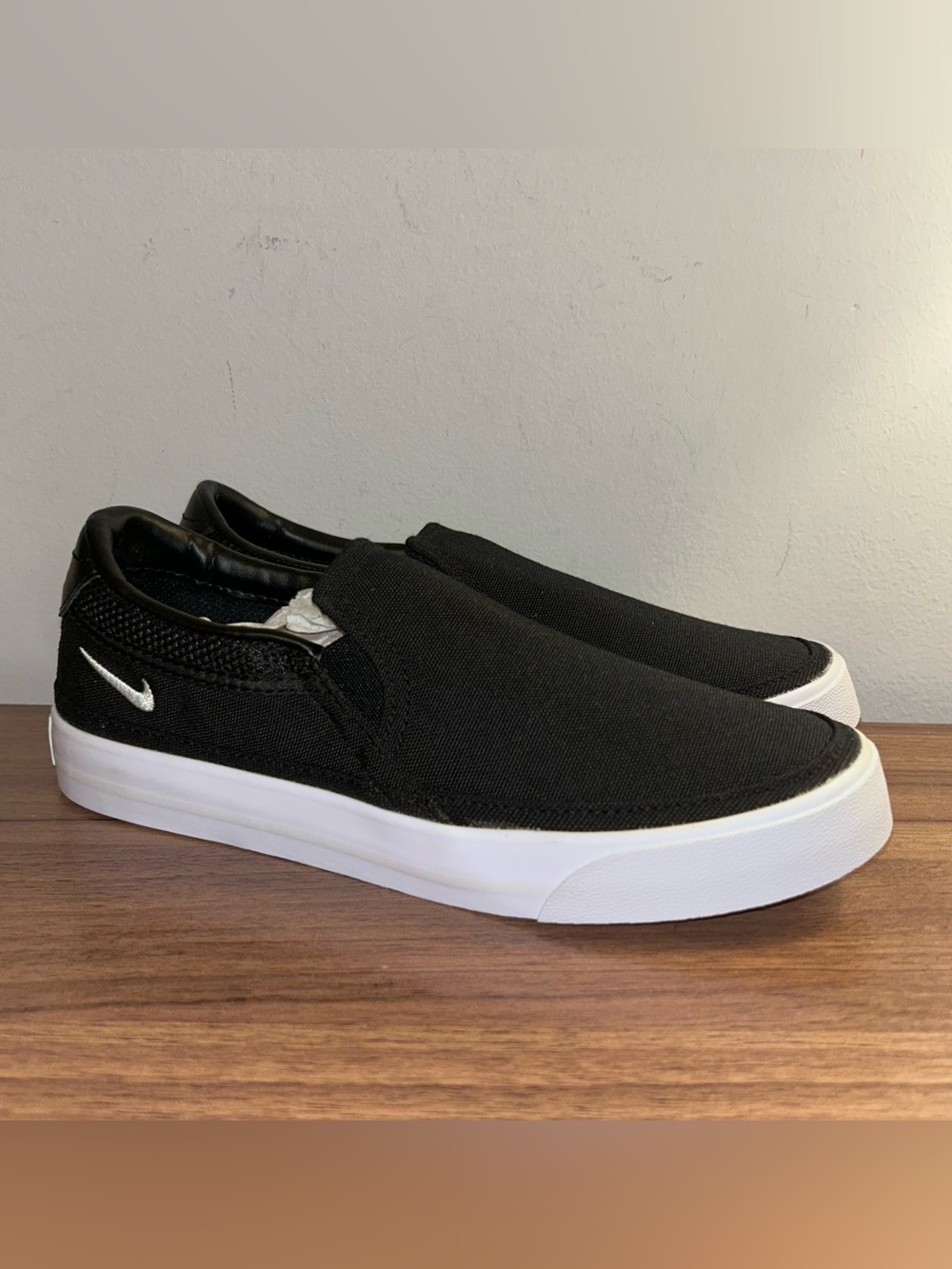 Nike Court Legacy Slip-On Womens Size 6 Casual Shoes Black & White CW6540-002